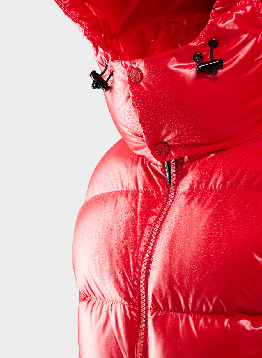 the super resort puff - hi-gloss flashing red