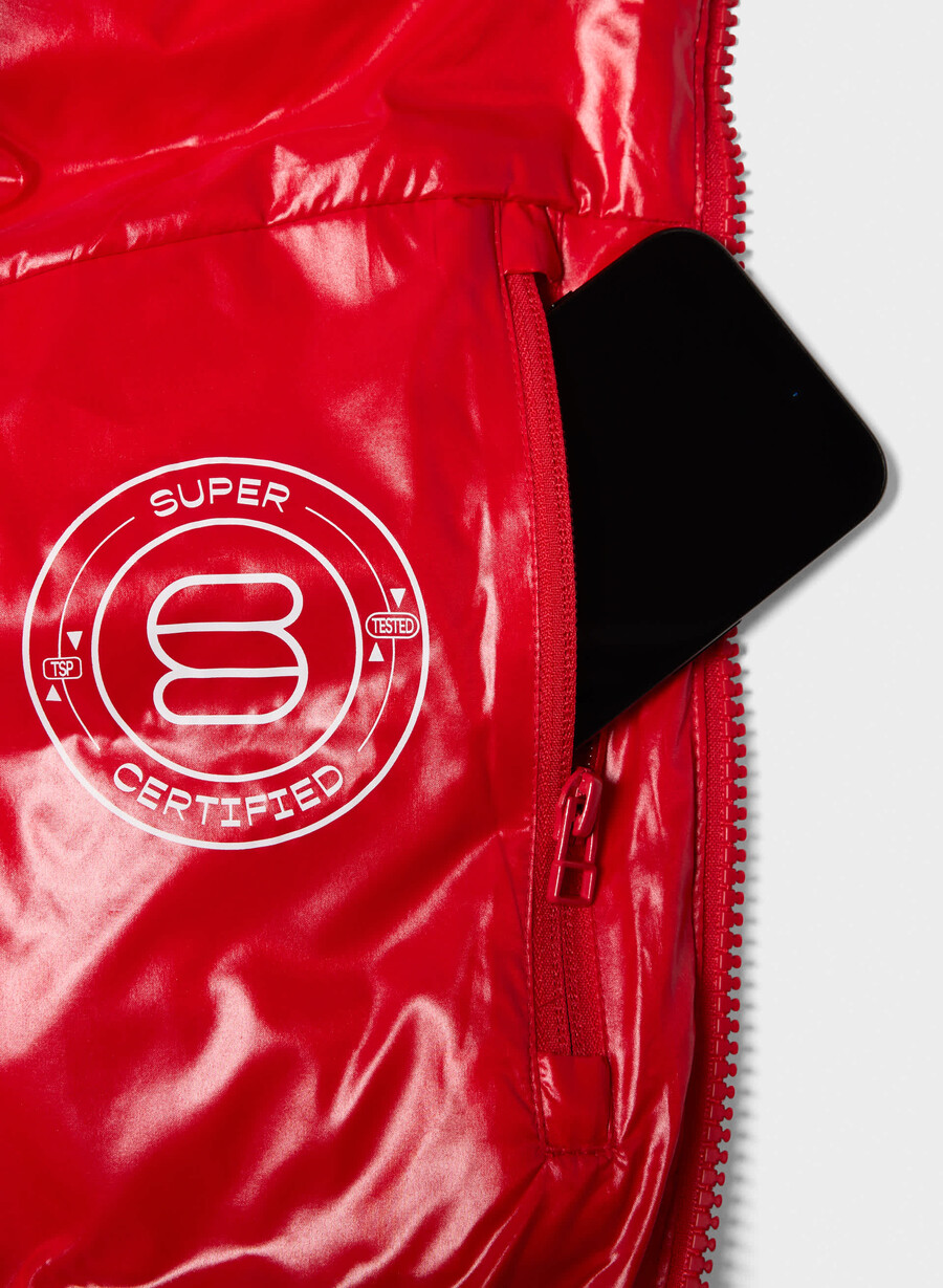 the super resort puff - hi-gloss flashing red