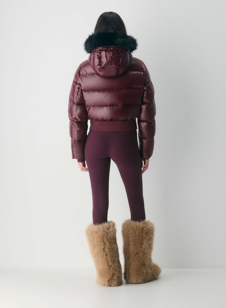 the super chalet puff - hi-gloss plum brgdy black