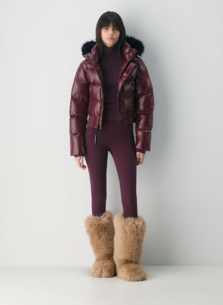 the super chalet puff - hi-gloss plum brgdy black