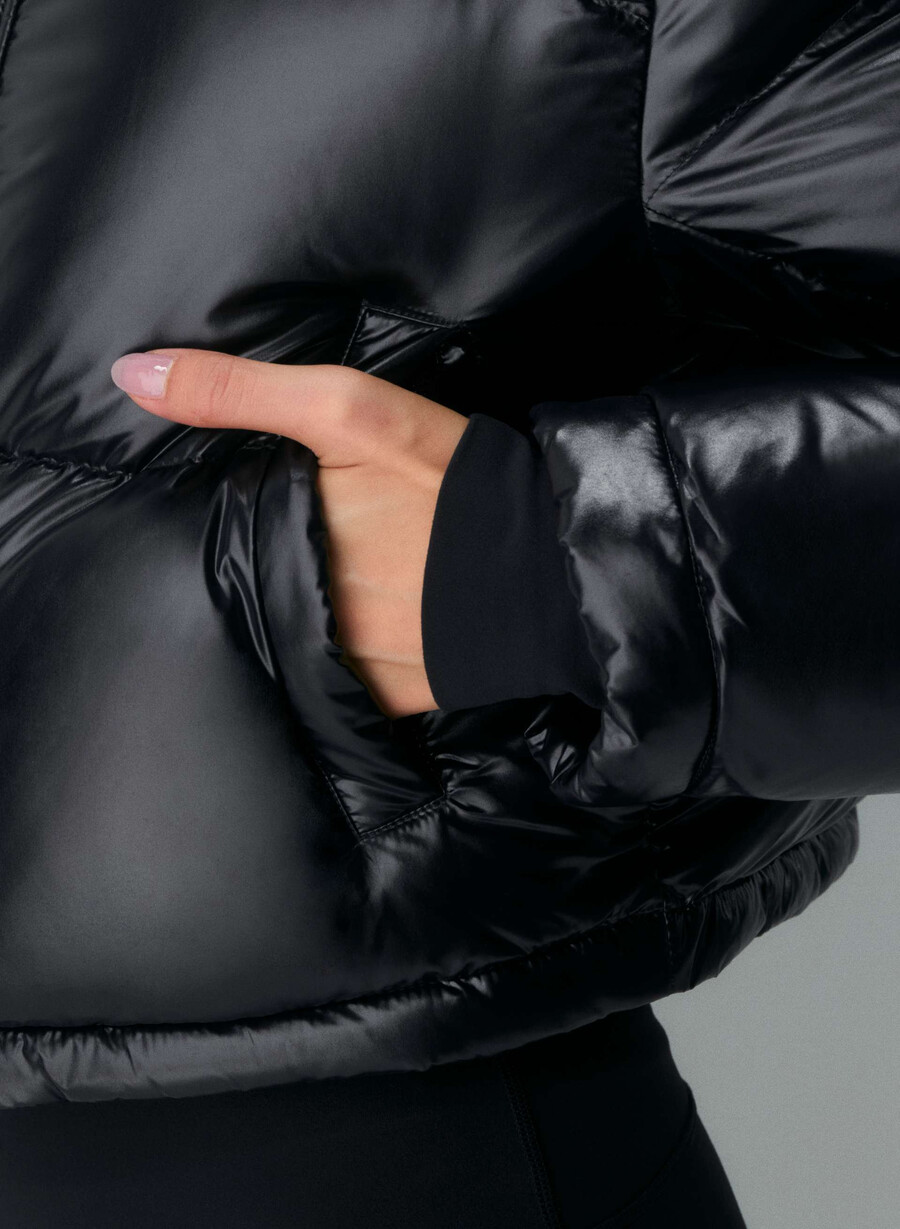 the superpuff xtrashorty - hi-gloss black